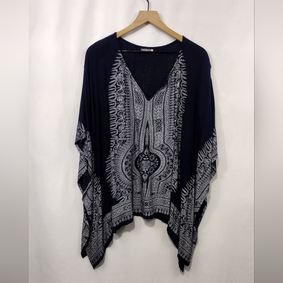 EARTHBOUND Tops - Earthbound Butterfly Style Shirt Aztec Print Poncho Women's L Blue White Boho